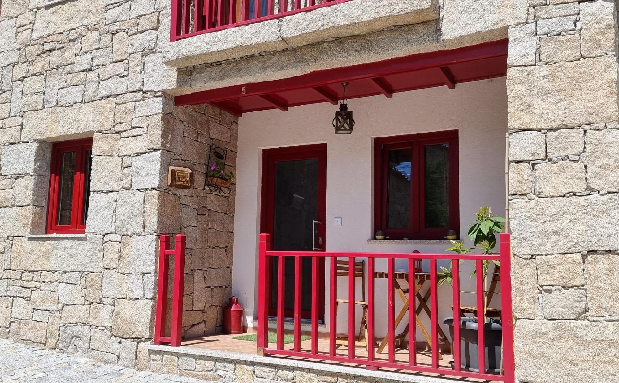 Casas Da Ribeira Guest House Сейя Екстериор снимка